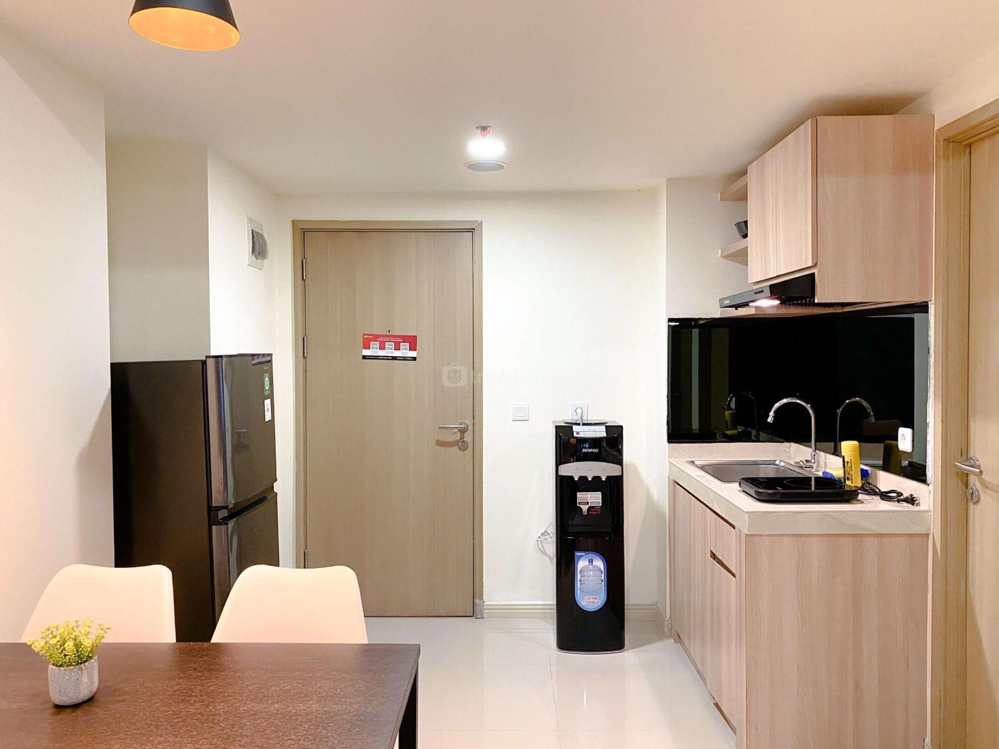 Homey 2Br With Work Space At Meikarta Apartment By Travelio ชีการัง ภายนอก รูปภาพ