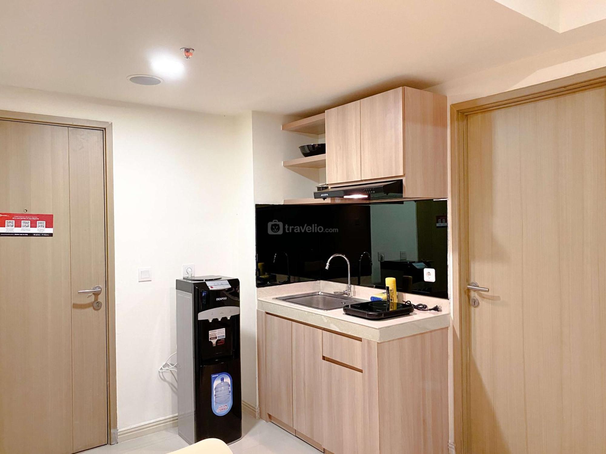 Homey 2Br With Work Space At Meikarta Apartment By Travelio ชีการัง ภายนอก รูปภาพ